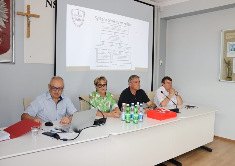 Spotkanie nauczycieli z Małopolski i Dolnej Bawarii Małopolscy nauczyciele spotkali się z kolegami z Niemiec