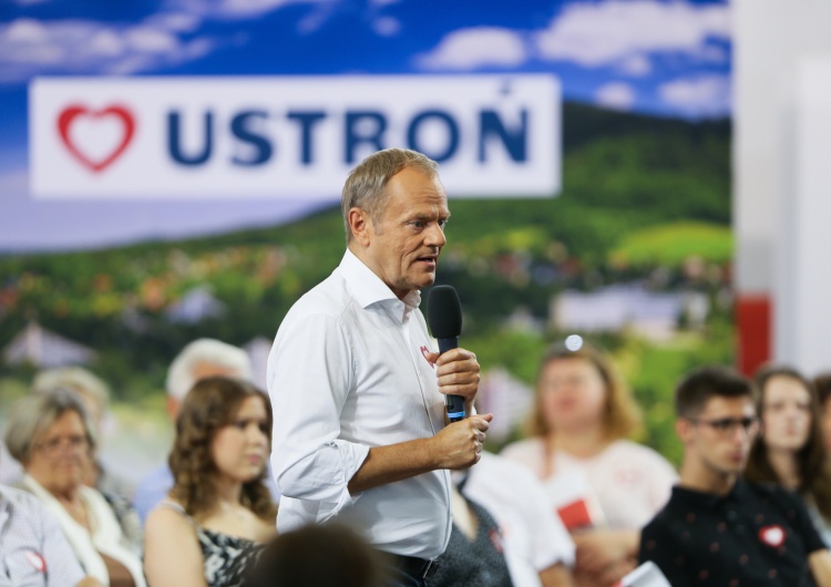 Donald Tusk Skandaliczne słowa Tuska w Ustroniu. Oburzenie lewicowych aktywistów