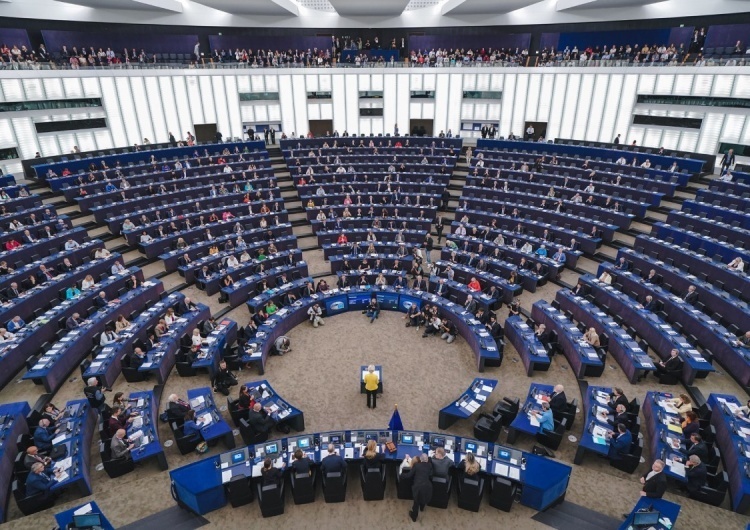Parlament Europejski  Politico: Więcej prawicy w Parlamencie Europejskim 