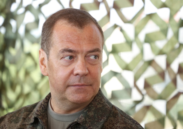 Dmitrij Miedwiediew Miedwiediew podał warunek pokoju na Ukrainie. „To utoruje drogę”