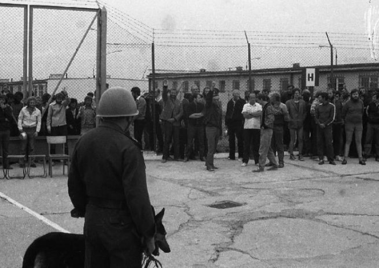 Obóz internowanych w Kwidzynie 41 lat temu brutalnie pobito internowanych w Zakładzie Karnym w Kwidzynie