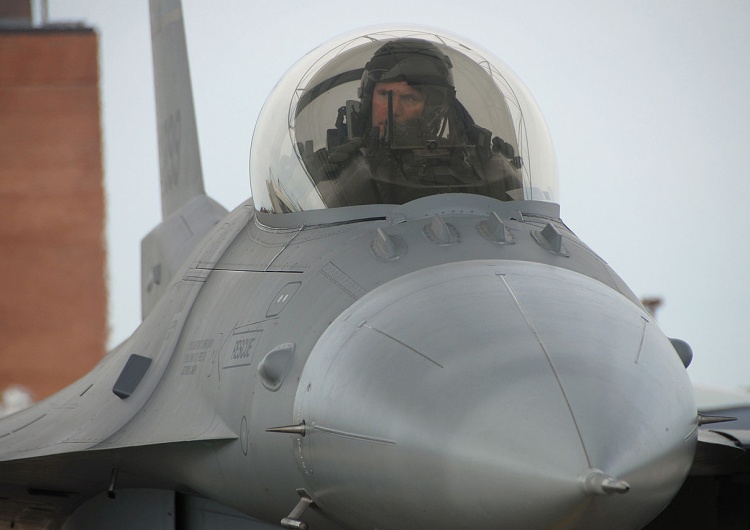 F16 Duński premier: Przekażemy Ukrainie 19 samolotów F-16