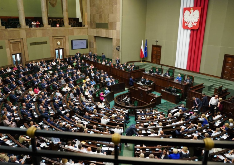 Obrady Sejmu RP Znany poseł nie wystartuje w wyborach. Jest oświadczenie