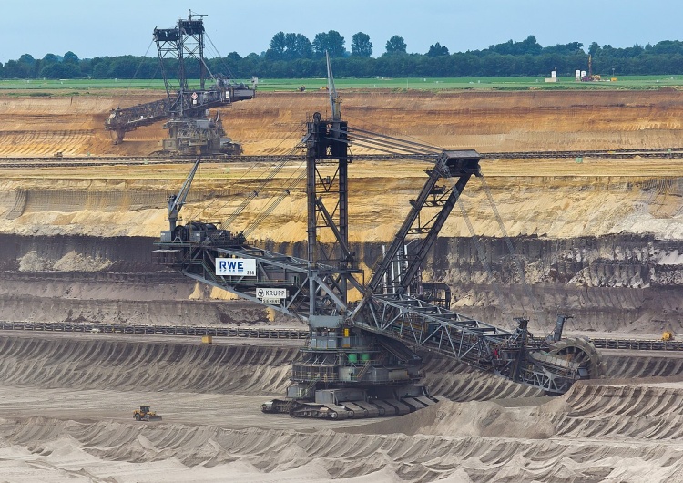 Kopalnia węgla brunatnego Garzweiler Niemcy rozpoczęli demontaż farmy wiatrowej pod kopalnię węgla