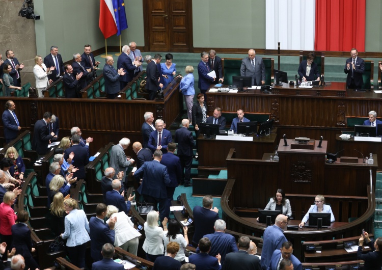 Posiedzenie Sejmu Najnowszy sondaż Politico: PiS blisko 40%. „Mamy szansę na samodzielne rządy”