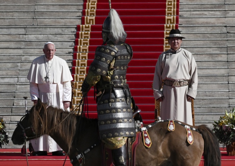 Od lewej: papież Franciszek i prezydent Ukhnaagiin Khurelsukh Papież do mongolskich władz o pokoju, wolności i prawach człowieka