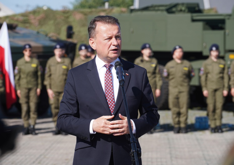 Mariusz Błaszczak Szef MON: Zatwierdziłem umowę na dostawę 486 wyrzutni HIMARS