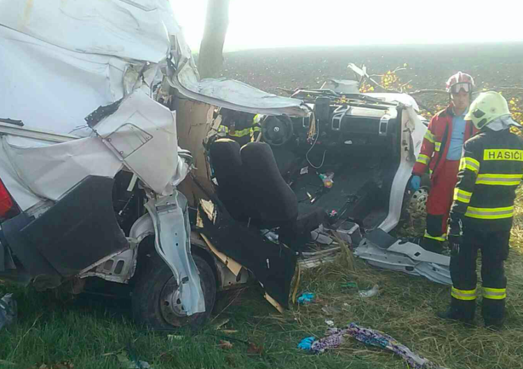 Wypadek polskiego auta na Słowacji Makabryczny wypadek polskiego auta na Słowacji. Nie żyją rodzice i czteroletnie dziecko