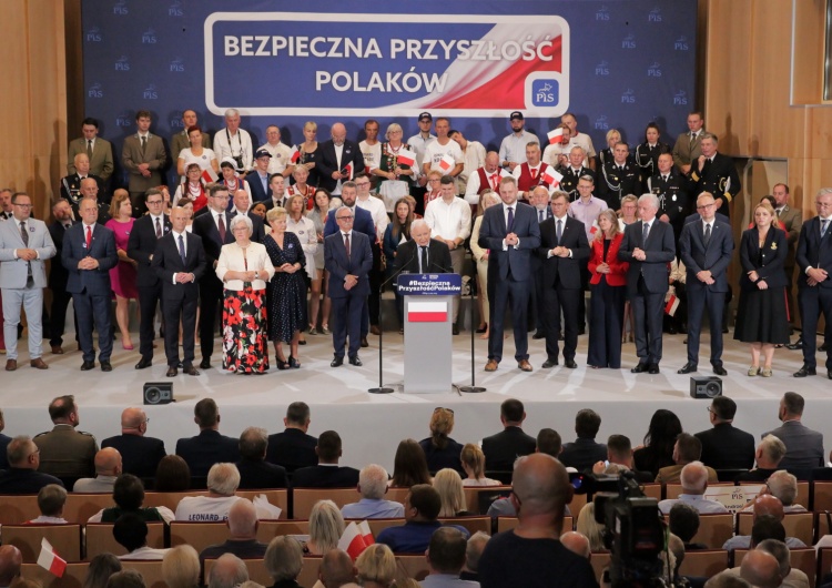 Wizyta Jarosława Kaczyńskiego w Elblągu PiS zbliża się do wyborców „konkretami”