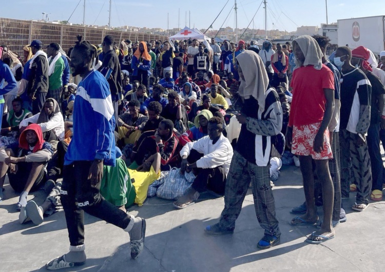 Lampeduza. 13.09.2023 W związku z apokalipsą na Lampedusie Niemcy zawieszają „mechanizm dobrowolnej solidarności”. Ekspert: „Holland już jedzie?”