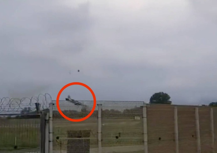Włochy. Wypadek samolotu wojskowego [WIDEO] Włochy: Koszmarny wypadek samolotu wojskowego. Nie żyje 5-letnia dziewczynka