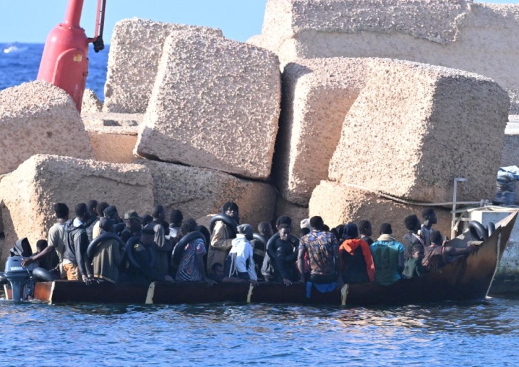 Nielegalni imigranci na włoskiej wyspie Lampedusa Polska będzie musiała przyjąć nielegalnych imigrantów? Europoseł nie ma wątpliwości