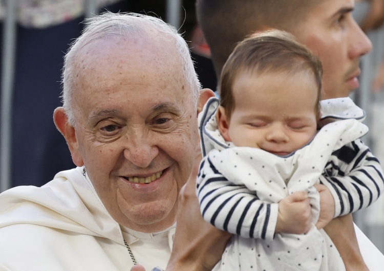 Papież Franciszek Franciszek w czasie Mszy: Bóg jest relacją i często nawiedza nas poprzez ludzkie spotkania