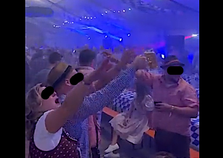 Oktoberfest w Zieschütz Skandal w Niemczech: Tak Niemcy hajlowali na Oktoberfest [WIDEO]