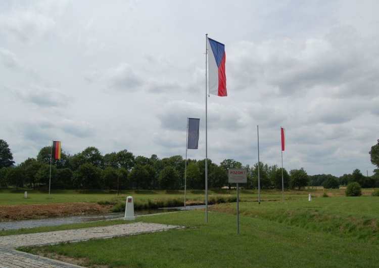 Trójstyk granic Polski, Czech i Niemiec Niemcy zaostrzają kontrole na granicy z Polską i Czechami