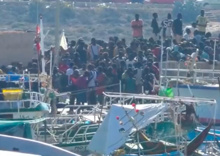 Nagrania z Lampeduzy  Włosi zapytani o falę imigrantów i zamknięcie granic. Jasne stanowisko