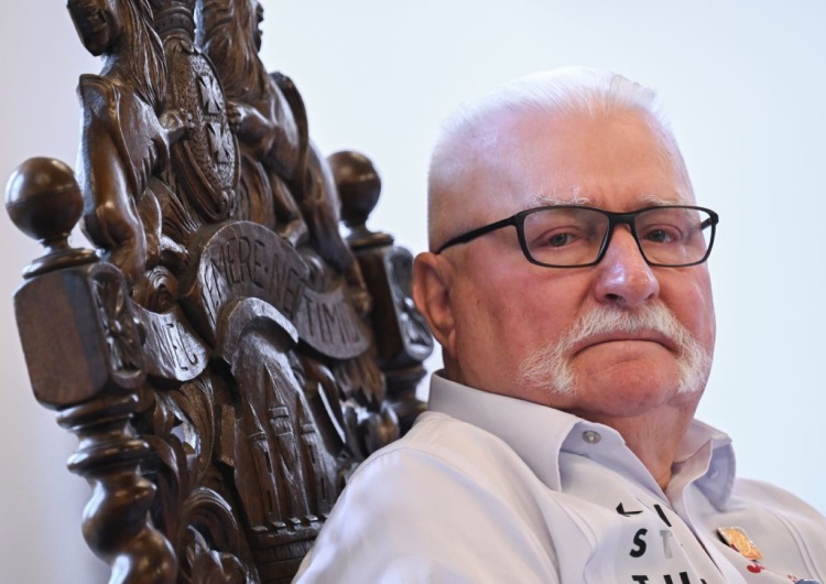Lech Wałęsa Celebrytka zaśpiewała Wałęsie, a ten... skrytykował jej wygląd