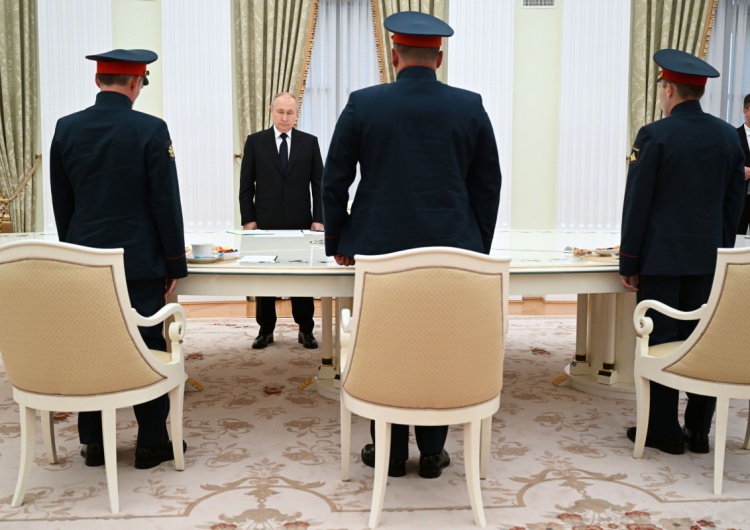 Putin Wielka Brytania: Rosja szykuje się na wiele kolejnych lat walk