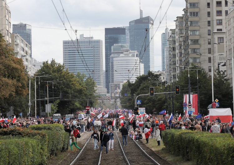 Warszawa Marsz Miliona Serc w Warszawie. Ratusz podał liczbę uczestników