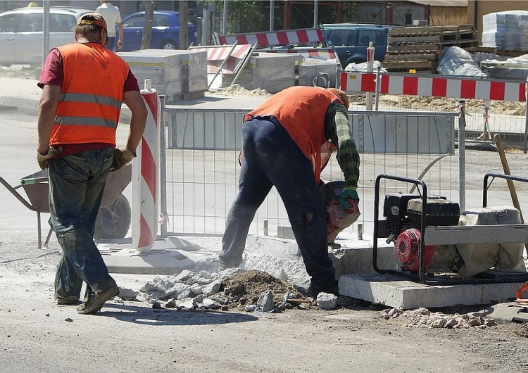 Roboty drogowe - zdjęcie poglądowe Podwyżki w Przedsiębiorstwie Remontów Ulic i Mostów w Gliwicach