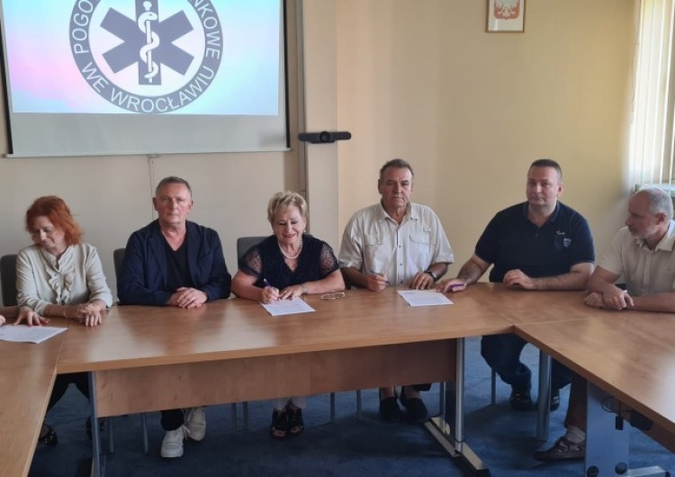 Spotkanie dotyczące sytuacji w Pogotowiu Ratunkowym we Wrocławiu Koniec sporu w Pogotowiu Ratunkowym we Wrocławiu