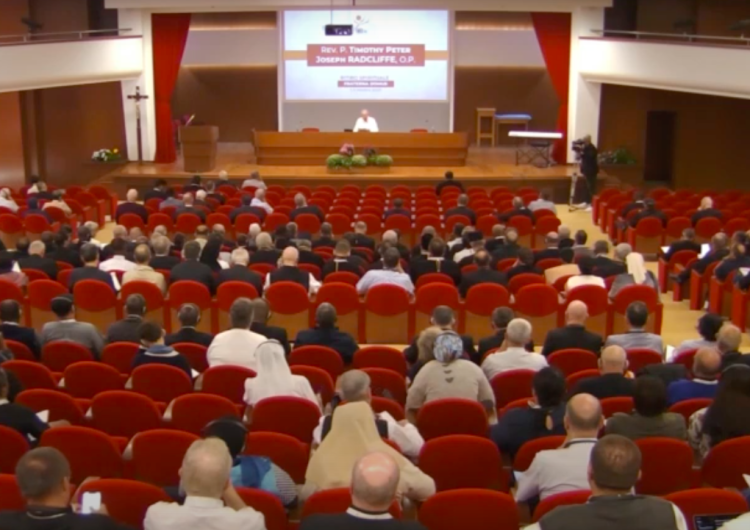 rekolekcje dla uczestników Synodu Biskupów Watykan: Trwają rekolekcje dla uczestników Synodu Biskupów