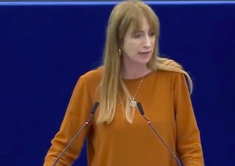 Clare Daly Europoseł z Irlandii nie wytrzymała: Nie podoba mi się, że PE wykorzystuje się, by ingerować w wybory w Polsce