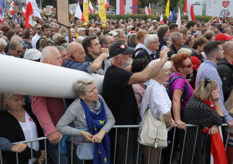 Marsz Miliona Serc w Warszawie „1,2 mln logowań komórek do BTS” na Marszu Miliona Serc? Znany dziennikarz tłumaczy