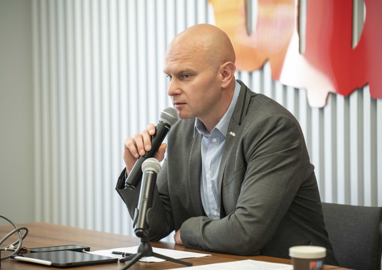 Bartłomiej Mickiewicz Bartłomiej Mickiewicz, szef „S” Służb Publicznych: Służby mundurowe poddawane są nieustannej presji