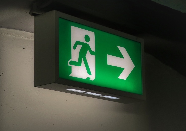 Ewakuacja / zdjęcie symboliczne Ewakuacja szkoły podstawowej. Interweniowały służby