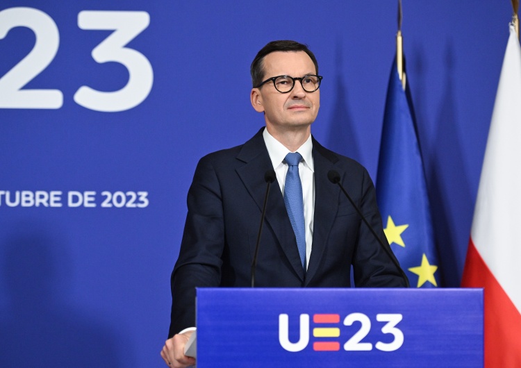 Morawiecki Premier Morawiecki: Oficjalnie odrzucam cały paragraf konkluzji szczytu RE dotyczący migracji