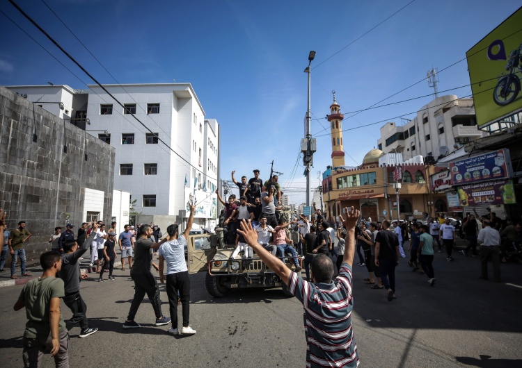 Chaos w Izraelu Chaos w Izraelu. Kilka dni wcześniej tysiące izraelskich osadników szturmowało meczet Al-Aksa