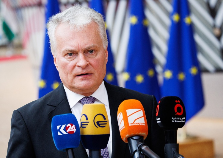 Gitanas Nauseda Burza na Litwie: Prezydent Nauseda chce rozmawiać z prezydentem Andrzejem Dudą