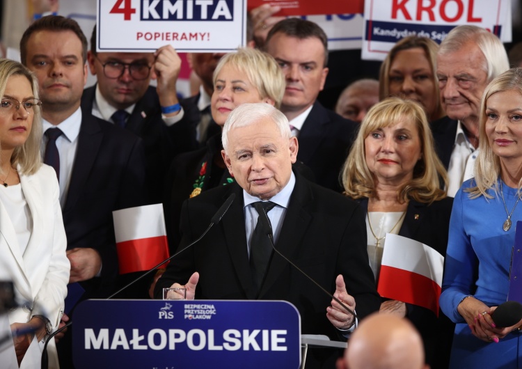 Prezes PiS Jarosław Kaczyński Prezes PiS: Rozsyłane SMS-y to fejk i bezczelne oszustwo 