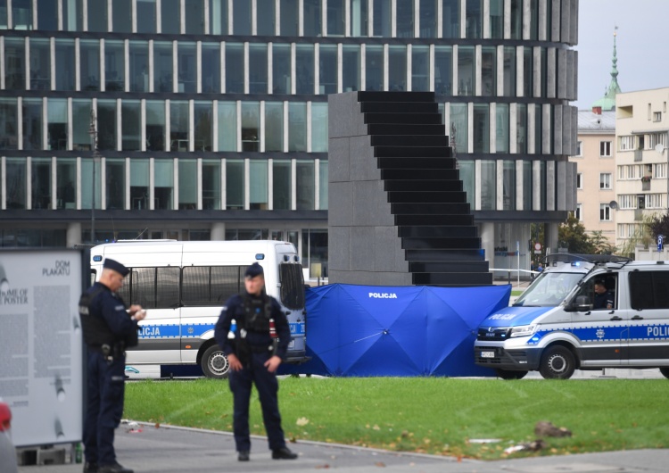 Incydent z mężczyzną na pl. Piłsudskiego. Policja zdradza szczegóły zdarzenia