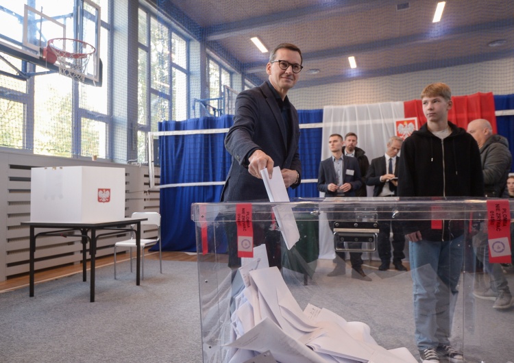 Mateusz Morawiecki Morawiecki: dodatkowe pytania o kartę referendalną są łamaniem ciszy wyborczej