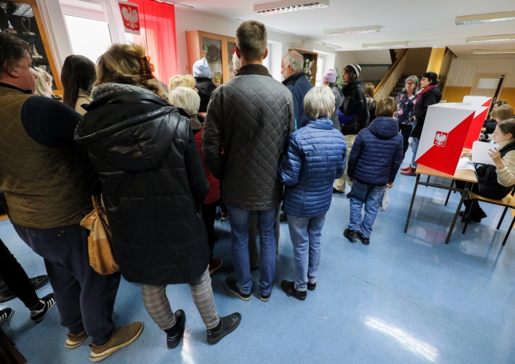 Jak głosowano w poszczególnych województwach? Pokazano mapę