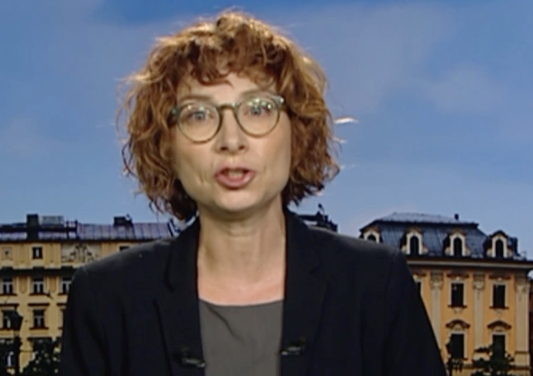 zrzut ekranu z TVP Info Poseł Lewicy: „Cieszę się, że referendum okazało się nieważne, bo możemy zacząć przygotowywać politykę migracyjną”