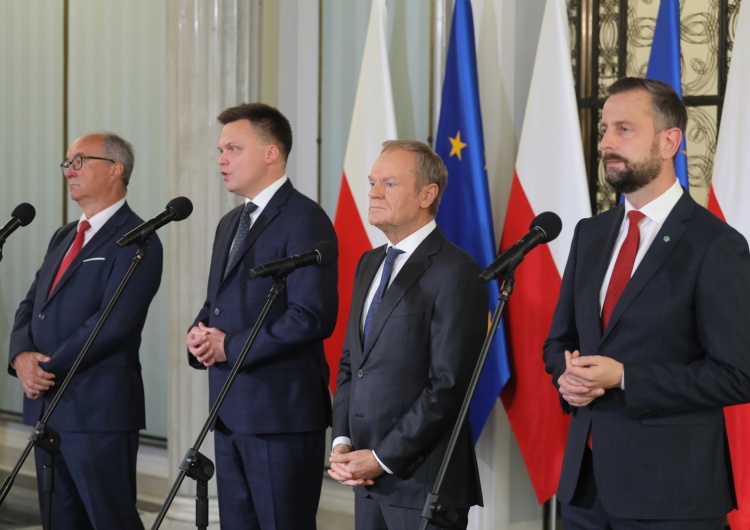 Liderzy opozycji Którym politykom Polacy ufają najbardziej? Duże zmiany po wyborach [SONDAŻ]