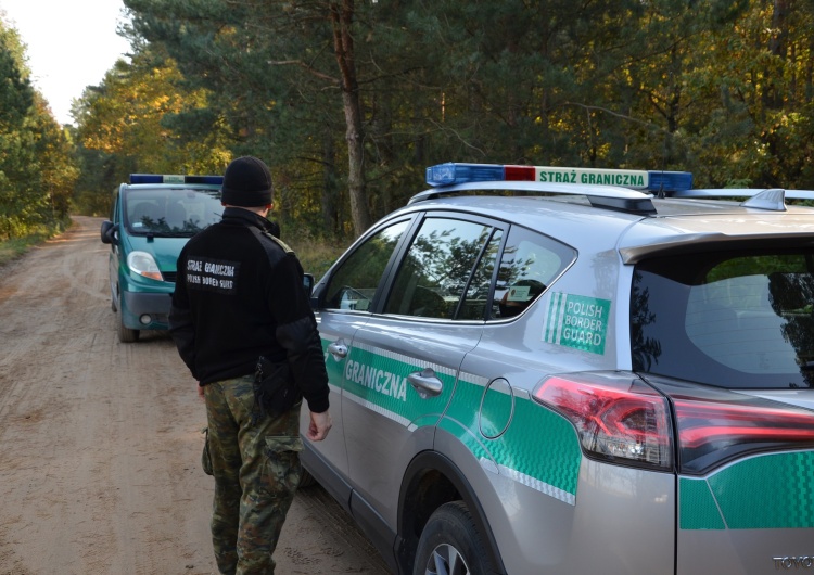 Zdjęcie ilustracyjne Imigranci oblegają polską granicę z dwóch kierunków. Nowe dane Straży Granicznej