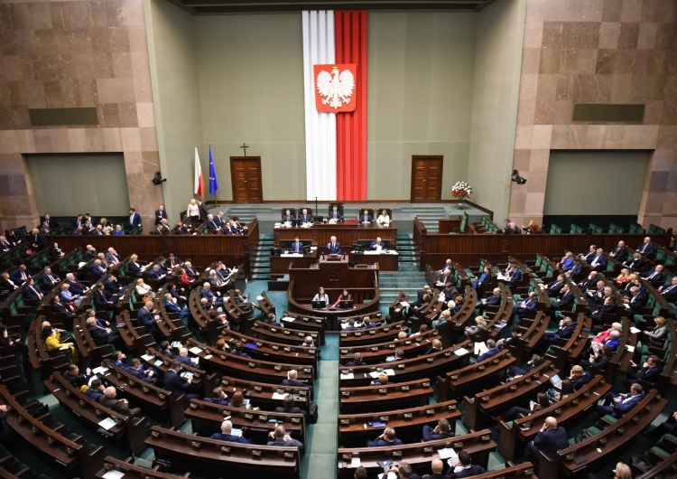 Sejm RP W tym sondażu Trzecia Droga wyprzedziła Koalicję Obywatelską