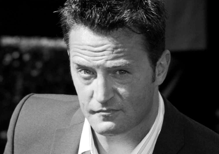 Matthew Perry Matthew Perry nie żyje. Rodzina aktora wydała oświadczenie
