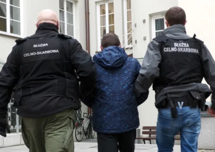  Zbierał pieniądze na chore dzieci, a kupował nieruchomości i luksusowe samochody: Jest zatrzymanie