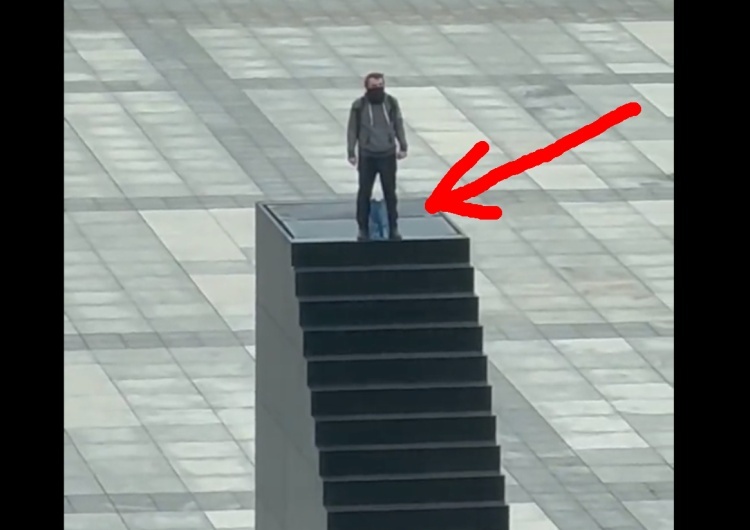 Mężczyzna na Pomniku Smoleńskim  Ustalono motywację człowieka, który groził wysadzeniem się na Pomniku Smoleńskim