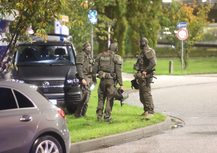 Hamburg Uzbrojony mężczyzna wtargnął na lotnisko w Hamburgu. Nowe informacje