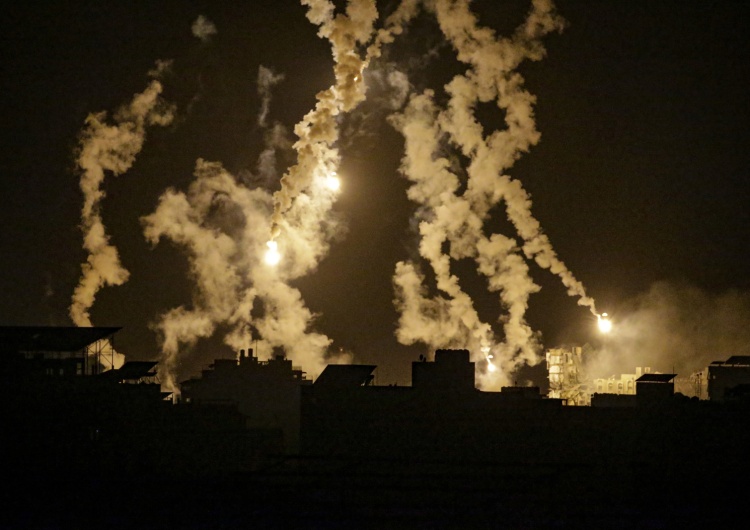 Wymiana ognia między Hamasem a izraelską armią Armia izraelska okrążyła miasto Gaza i ostrzeliwuje je ze wszystkich stron