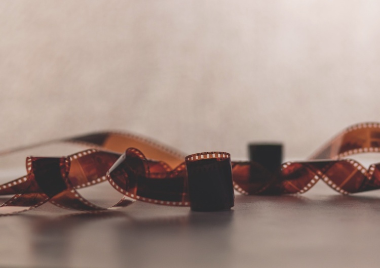 taśma filmowa Gwiazda polskiego kina wraca do pracy przy filmie