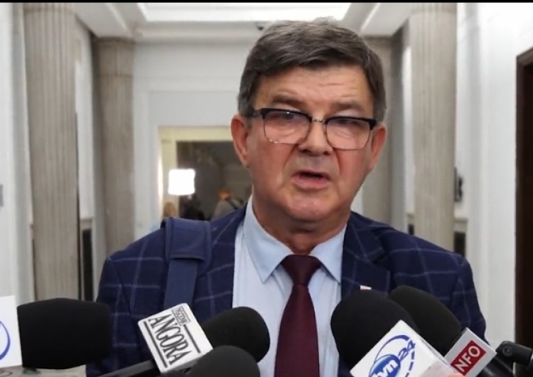 Poseł PiS Spięcie w Sejmie między posłem PiS i dziennikarką Gazety Wyborczej