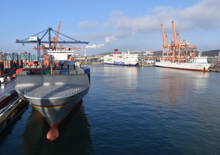 Port w Gdyni  58 miliardów złotych przyniosły w zeszłym roku do budżetu polskie porty