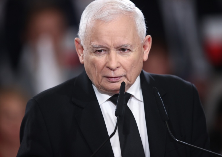 Jarosław Kaczyński Kaczyński: Polska może zamienić się w kraj zamieszkany przez Polaków, ale rządzony z zewnątrz